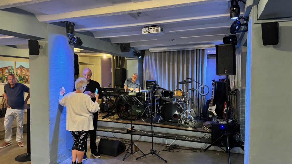 Vi gør klar til at spille på Islands Brygge